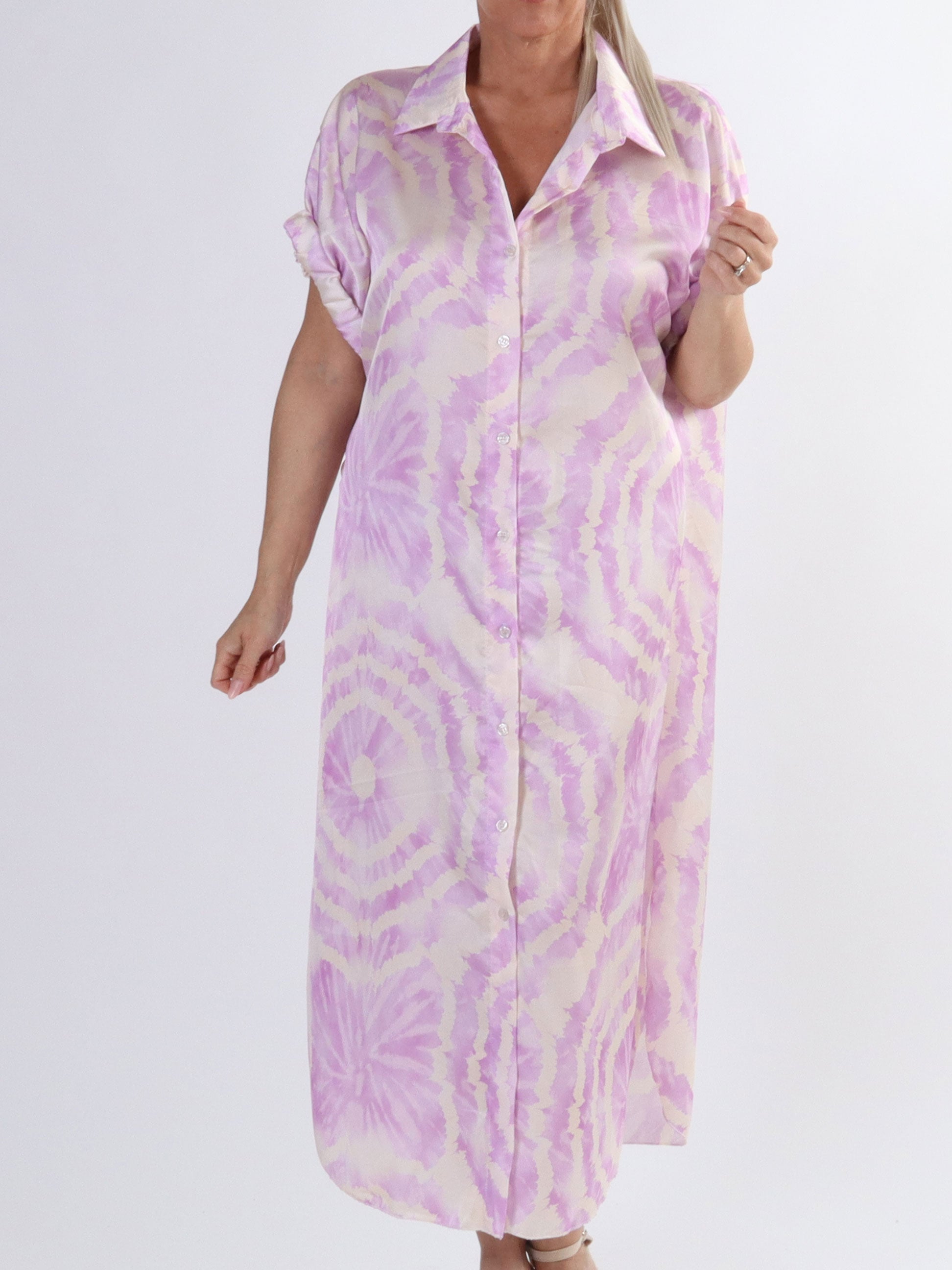 Erin - Skjortekjole i plus size med knapper og batikmønster